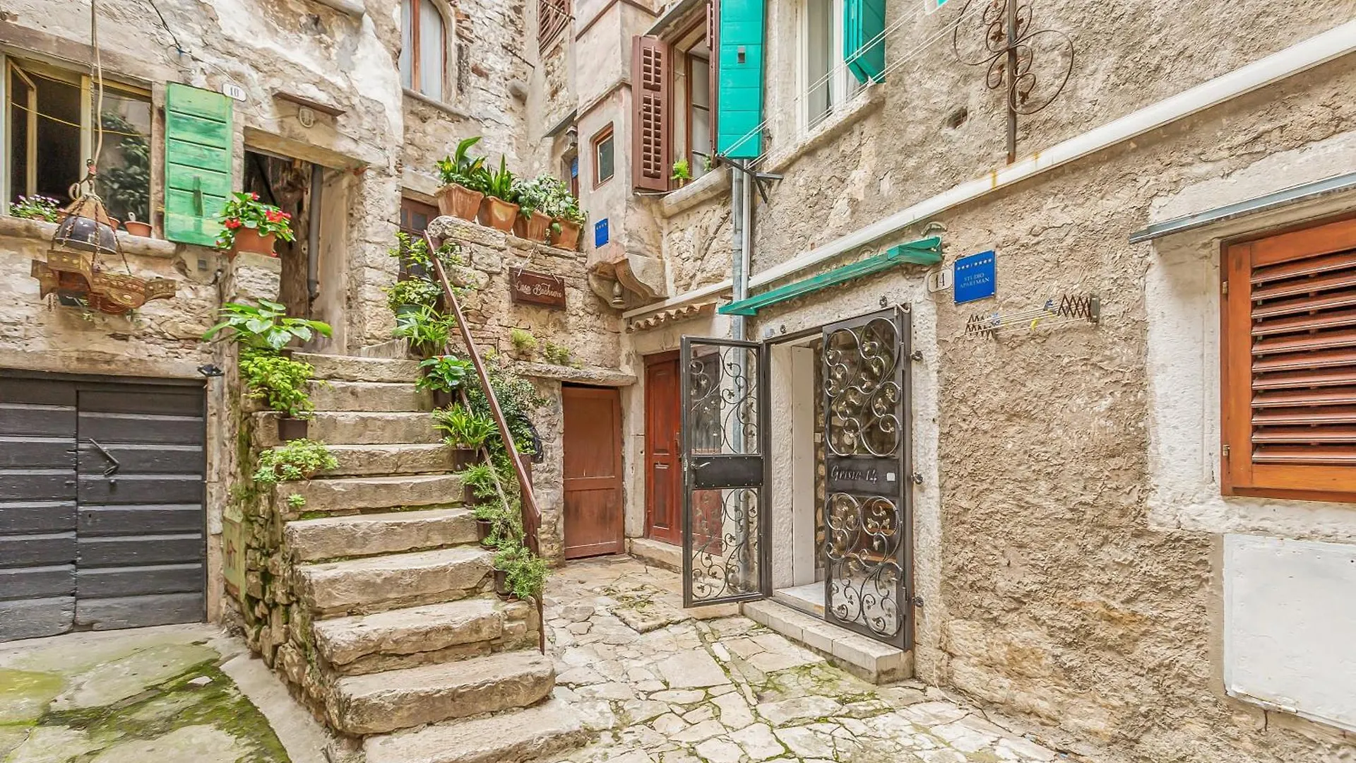 Primavera Deluxe Studio Apartment Rovinj