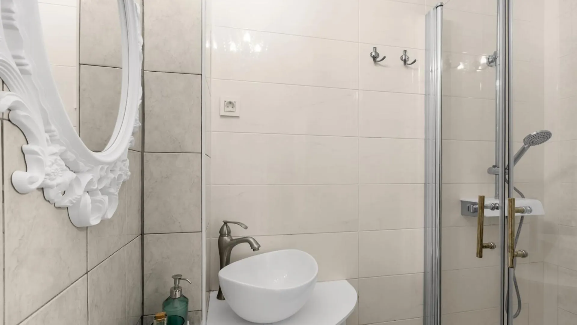 Primavera Deluxe Studio Apartment Rovinj